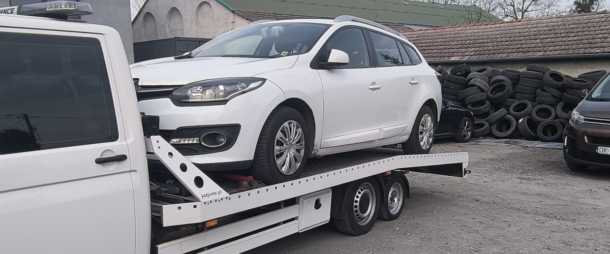 Laweta czy holowanie? Jak wybrać najlepsze rozwiązanie w awaryjnej sytuacji